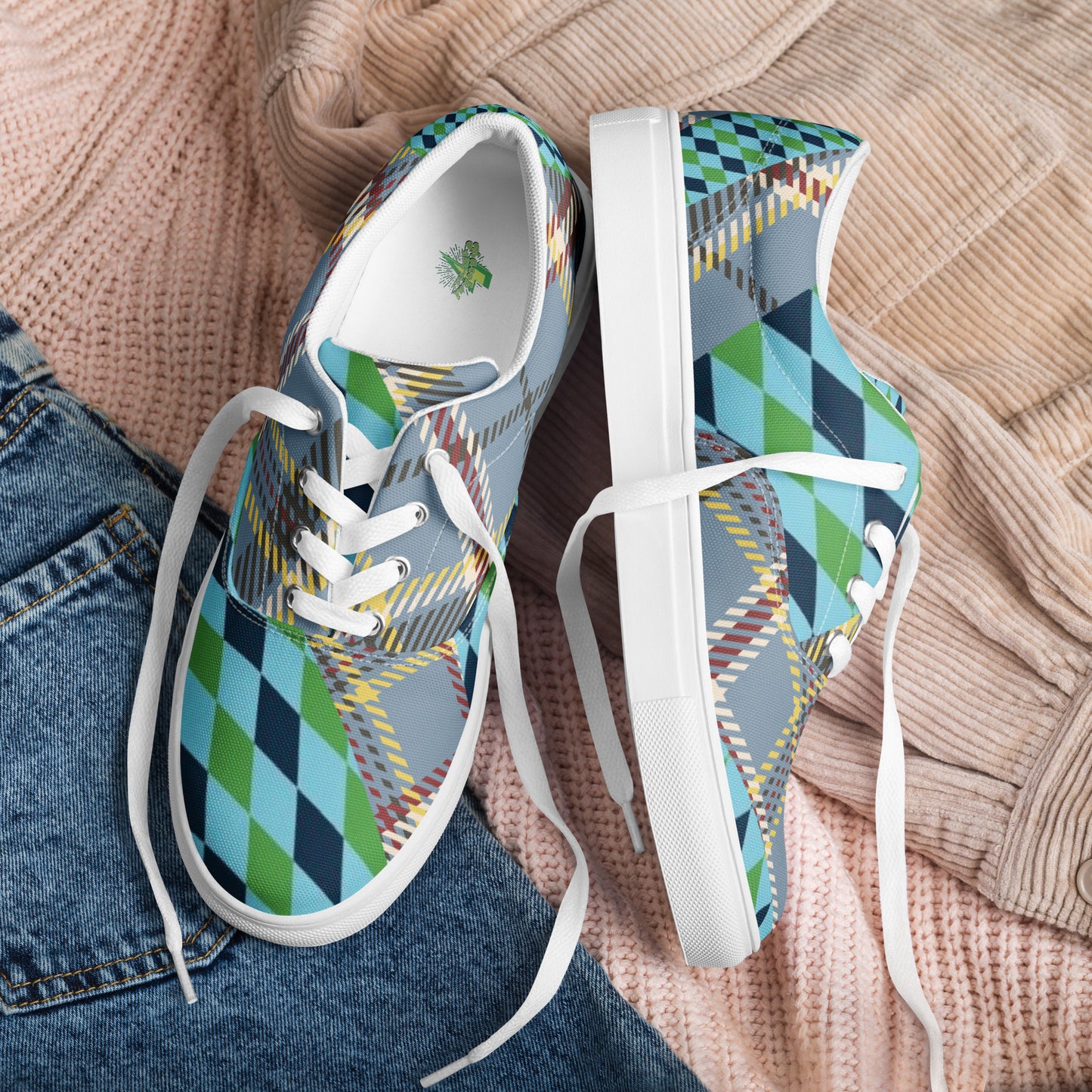 Men’s lace-up canvas shoes